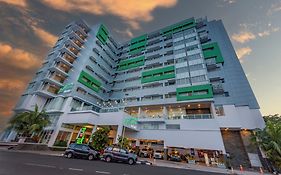 Whiz Prime Hotel Megamas Manado